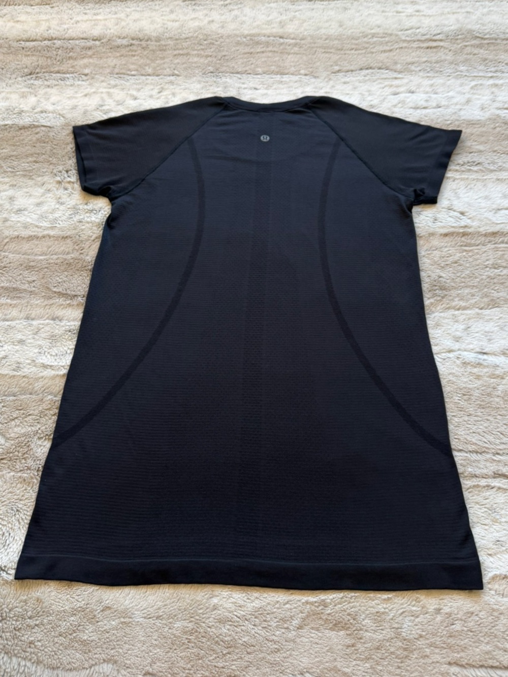 Lululemon Swiftly Tech Short Sleeve
2.0 in Black Size 8 - Picture 6 of 14